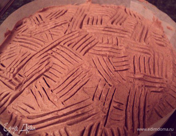 Я сразу вилкой нанесла рисунок. Поставить в холодильник на 2 часа для застывания.