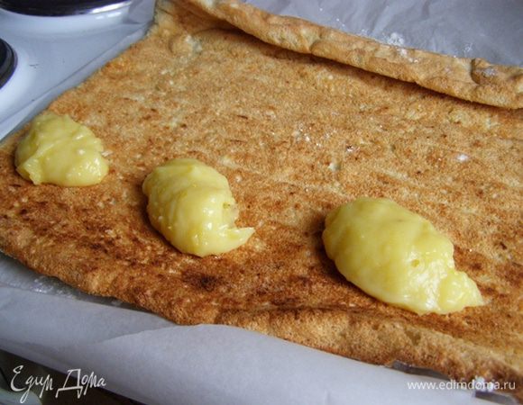 Накануне приготовим лимонную помадку http://www.edimdoma.ru/recipes/38655. Помадке нужно постоять некоторое время в холодильнике, тогда она будет достаточно густой и очень удобной для использования