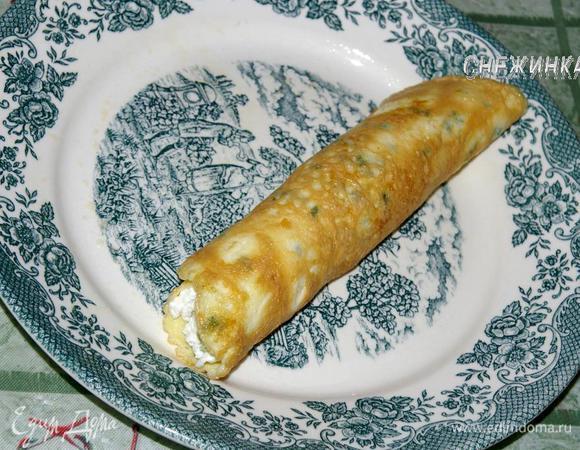 Свернуть в рулет. Таким же образом свернуть еще 2 рулета.