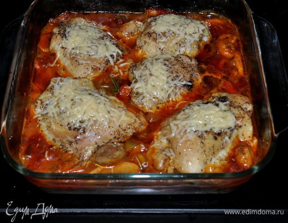 Готовое блюдо подавать с любимой пастой.