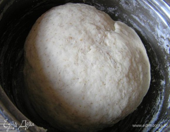 Тесто приготовить по рецепту http://www.edimdoma.ru/recipes/33336 до 15 шага включительно.