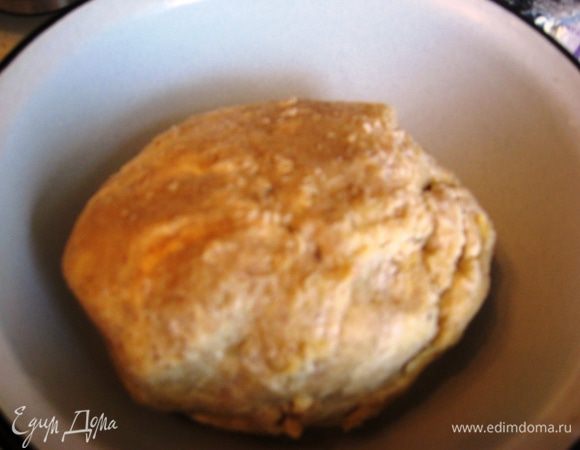  Замешиваем тесто. Отправляем в холодильник на 30-40 минут.