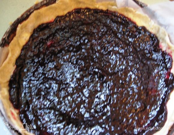 Кладем джем.