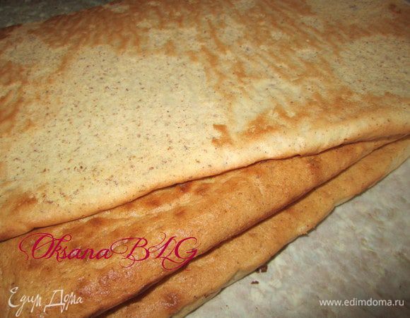 Так выпечь еще два коржа. 