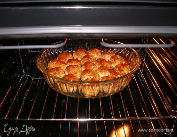 Это очень вкусные фрикадельки! Огромный плюс - простота приготовления, а для меня это весьма важно:) 