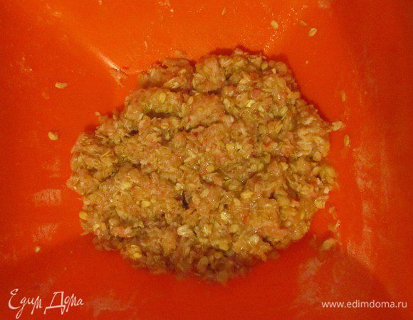 Хорошенько размешайте, чтобы получилось тесто.