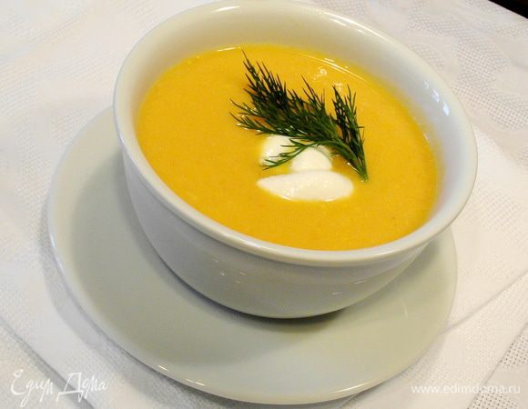 В тарелку положить ложку свежей сметаны,укроп(по желанию) и кушать с удовольствием:)Приятного аппетита!