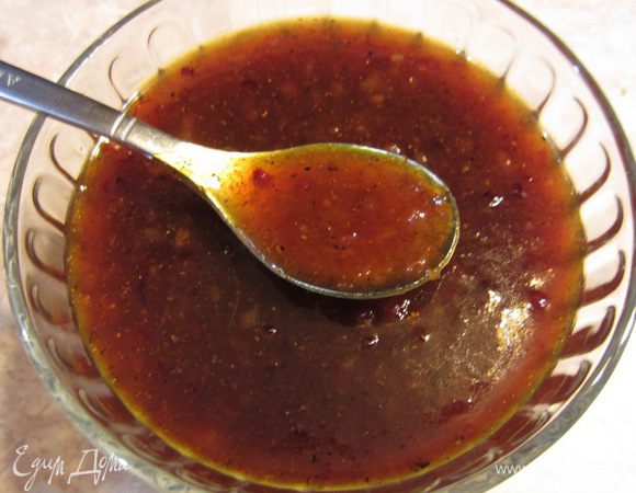 Важно! Чатни — это приправа, поэтому она должна быть с сильно выраженным вкусом. Именно поэтому не уменьшайте количество уксуса, сахара и так далее. Можете даже положить больше острого перца.