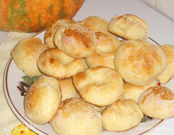 Готово,мы кушали с борщом,а вы с чем хотите,думаю и с вареньем будет вкусно.