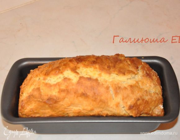 Выпекать при температуре 160 гр.- 50 минут. Готовность кекса можно проверить шпажкой, проткнув кекс по центру. она должна оставаться сухой и чистой.