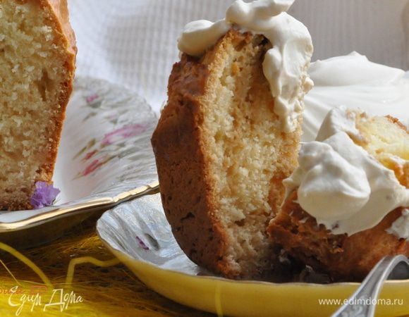 Как уже говорилось выше, сам по себе кекс не нуждается в каком -либо дополнении. Так как хорош и сам по себе. Но ради кулинарного интереса и любителям кофе, очень рекомендую. А потом пришла моя мама, и вместе пили чай с тем самым кексом из моего детства и вспоминали... Пусть приятные моменты вашего прошлого возвращаются хоть иногда, Друзья мои! Это очень здорово переживать их вновь и вновь. А если это еще и любимая еда с детства это вдвойне приятно!) Приятного аппетита! 