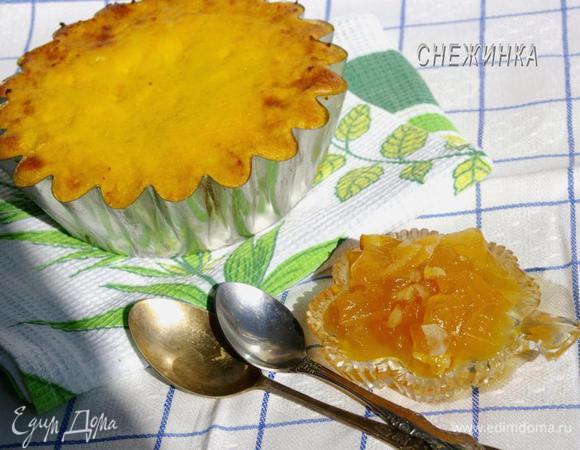 Готовую запеканку подаем с апельсиновым джемом. У меня было тыквенно-цитрусовое варенье. 