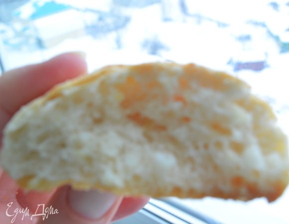 Приготовление: Дрожжи и сахар развести в теплой воде. В кастрюле соединить  кашу и  дрожжи до получения однородной смеси. Муку просеять и перемешать с полученной смесью. Выложить на рабочую поверхность и хорошо вымещать руками. Поставить в теплое место минут на 40. Тесто разделить на три части, сформировать колбаски и смазанным оливковым маслом противне , заплести косичку. Косу обмазать оливковым маслом и выпекать при температуре 200 градусом в разогретой духовке около 45 минут. МИР ВАМ!