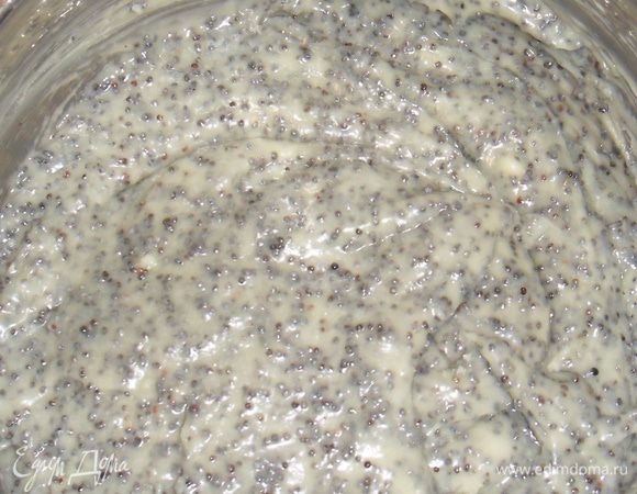 добавить мак, оставить в холод минимум на час, можно больше, чтобы загустел.