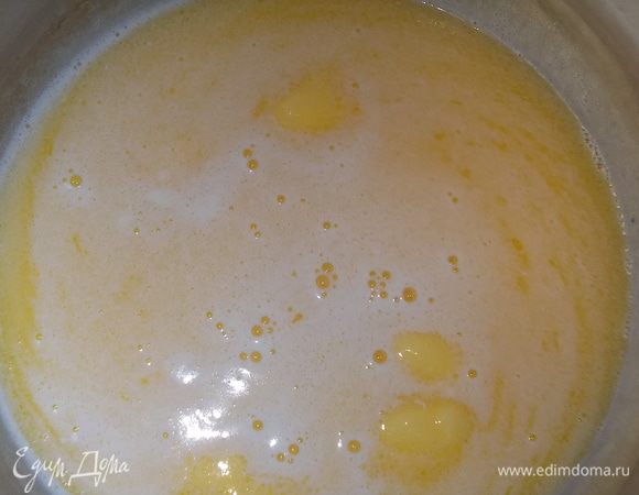 молоко,соль,масло,сахар нагреть