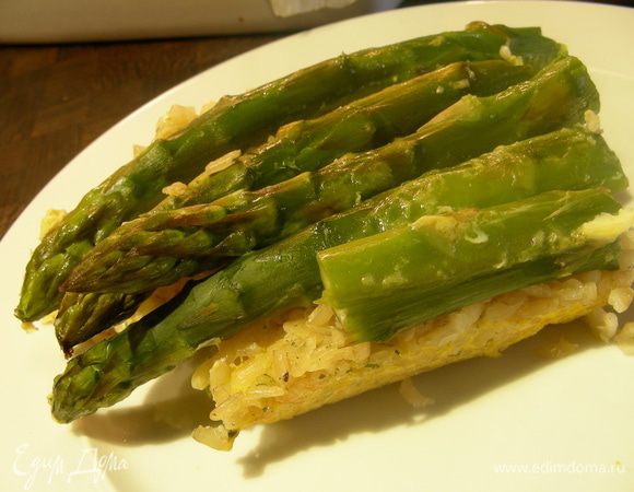 Разрезаем ее на кусочки и подаем. Приятного аппетита))
