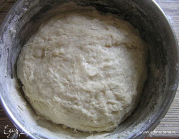 замесить эластичное тесто (как мягкий пластилин), поставить в теплое место. 