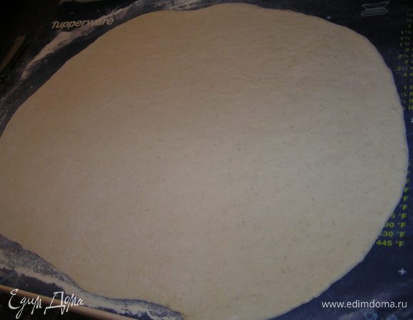 Отдохнувшее тесто раскатать, 