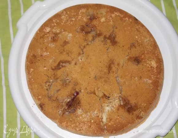 готовый пирог перевернуть на блюдо,дать остыть.