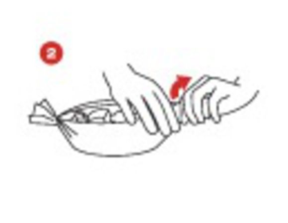 Удалите у яблок сердцевину и наполните их полученной смесью.