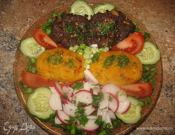 добавляем зелени!!!
Сделала соус :масло подсолн.,укроп,яблочный уксус,сок лимона чуть,и потёрла ступой!!!)