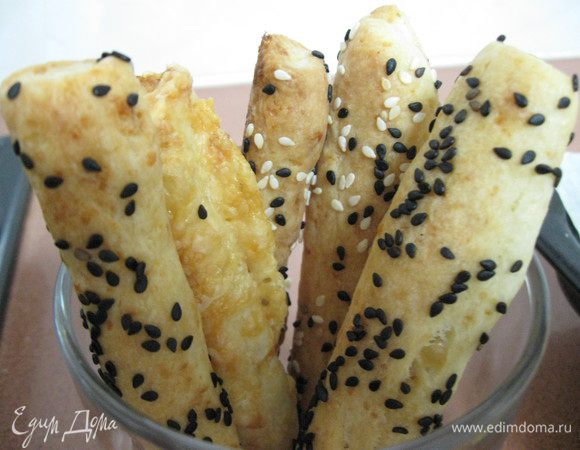 А из третей части сделала колбаски с сыром и кунжутом 