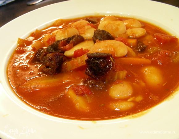 Вынимаем розмарин и лавровый лист, солим , перчим по вкусу. Разливаем суп по тарелкам и подаем. Приятного аппетита))
