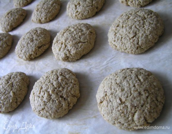 Выпекать при 200*С около 20-25 минут до желаемого колера.