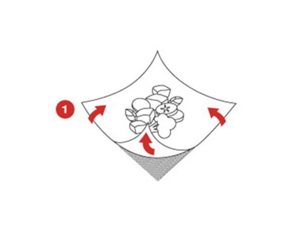 Поместите эти ингредиенты на сковороду вместе со шпинатом и обжаривайте в оливковом масле примерно 2–3 минуты. 