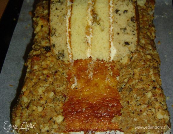 Все обрезки перемалываем с помощью блендера и с помощью этой массы формируем все выпкклости машины. Привожу подробно процесс в фотографиях.