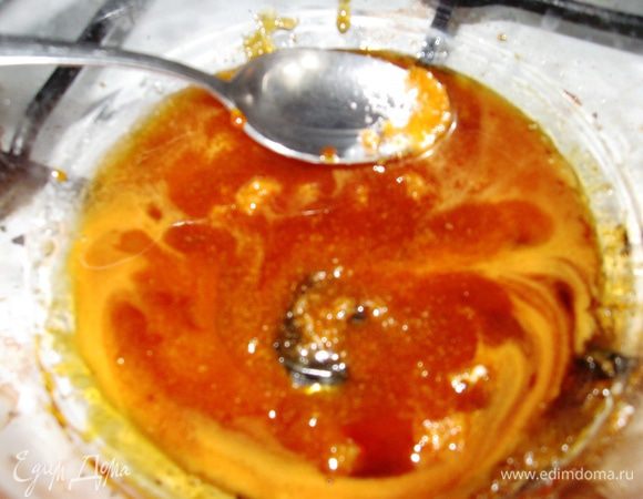 Карамель. Готовила я ее по рецепту Заремушки. Ее нити великолепны! Все получилось, спасибо Дорогая! http://www.edimdoma.ru/recipes/39184