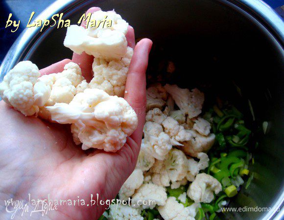 Теперь добавляем капусту...