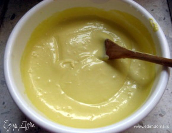 Замочить желатин в холодной воде. Нагреть, но не кипятить, 2 ст. ложки оливкового масла. Через 10 минут отжать желатин и растворить его в тёплом оливковом масле.  

Смешать майонез с остывшим желатином. 