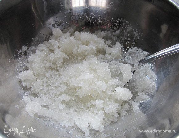 Сахар смешать с маслом