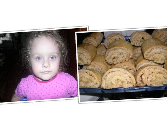 Выпекаем в предварительно разогретой до 180С духовке до золотистого цвета. Только не перепеките. а то будут сухие и не очень вкусные. Дать остыть!
Вкусно с холодным молочком!