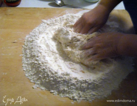 И замешиваем тесто.