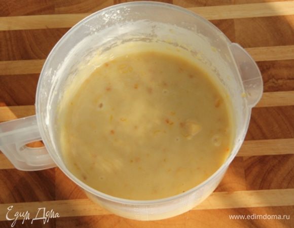 Тесто тщательно перемешать миксером или венчиком. Тесто отставить.