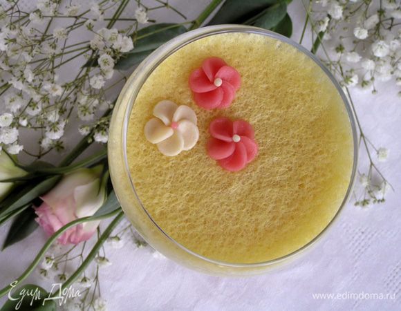 Украсить по желанию. У меня цветочки из марципана http://www.edimdoma.ru/recipes/39390