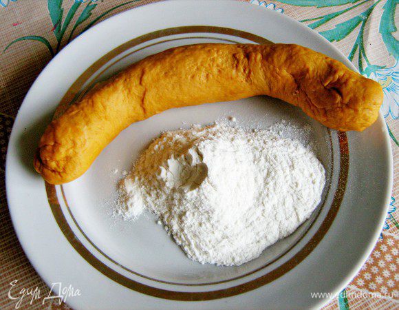 Тесто скрутить в жгут