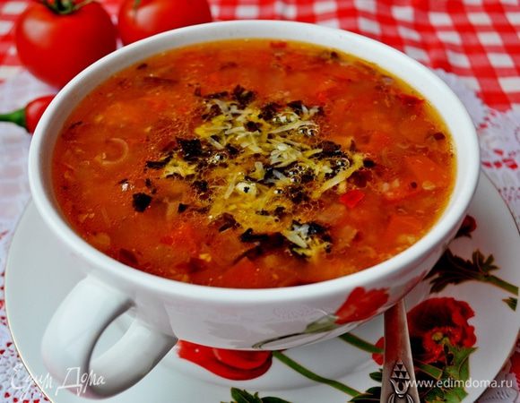 Подавать, положив в тарелку с супом 1 ст. л. сырной заправки.Ну очень вкусно! Приятного аппетита!
P.S.Кто не любит острое можно перец чили не добавлять,а для постного варианта супа использовать не куриный,а овощной бульон,а в заправке пармезан заменить грецким орехом.