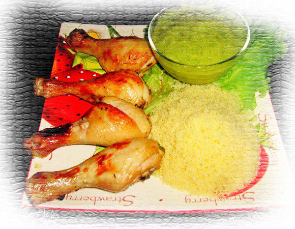 Подавать с яблочным дипом и любым гарниром.Я на гарнир  подала кус-кус.Приятного аппетита!