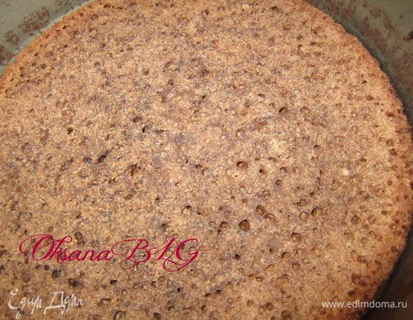 В форму выложить корж.