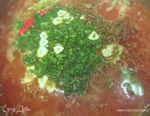 Выключите огонь. Оставьте щи под закрытой крышкой на пятнадцать минут.
Приятного аппетита!