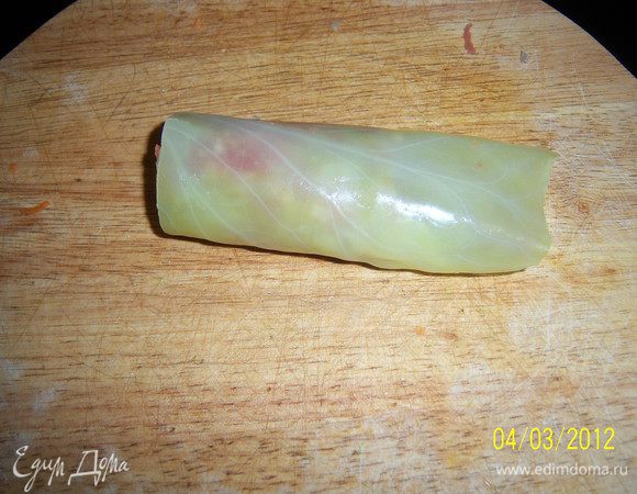 заварачиваем в капусту и вогнуть внутрь один конец