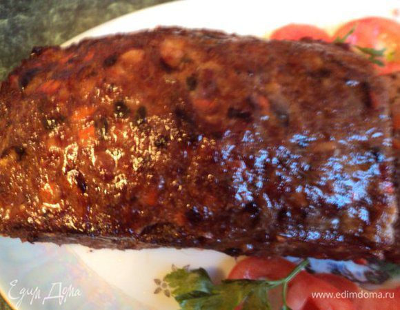 Готовое жаркое достать из духовки, прикрыть форму фольгой и оставить на 30 мин. Затем вынуть из форма, смазать верх оставшимся сливочным маслом.