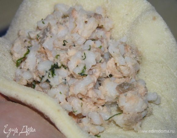 на каждый положить начинку,