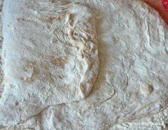 и собрать его,сложив края во внутрь,сначала одну сторону,затем остальные.... 