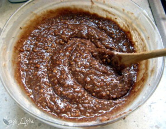 Добавить сливки и сахарную пудру. Хорошо перемешать.