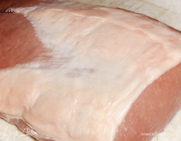 Мясо помыть и высушить салфеткой.