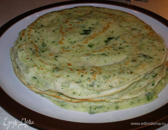 Вообще, шпинатные блинчики и так очень вкусные, без начинки. Но с начинкой еще лучше;)  